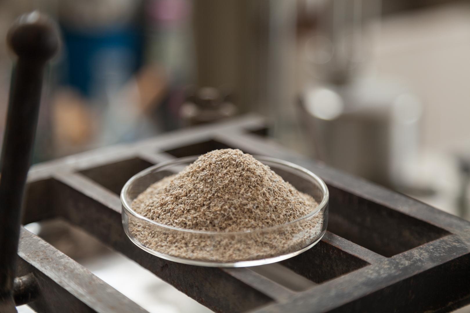 Electro-fused Zirconia Mullite 0.5–1mm